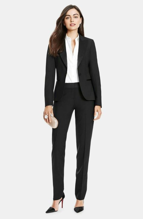 Casual Leather Jacket Outfit, Black Pant Suit, Woman In Suit, Business Professional Outfits, Women In Suits, Casual Leather Jacket, Leather Jacket Outfit, Tuxedo Women, Prep Style