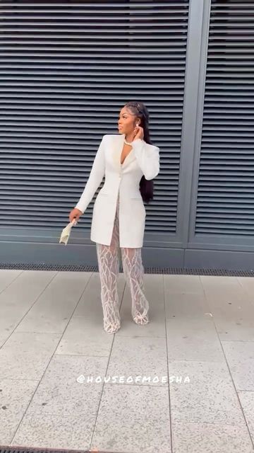 Blazers Styles For Women, How To Style A White Dress Classy, White Blazer Outfit Black Women, Classy All White Outfit, Blazer Outfits For Wedding Women, All White Classy Outfits For Women, Chic All White Outfit, How To Style A Blazer Dress, Blazers For Women Outfits Classy