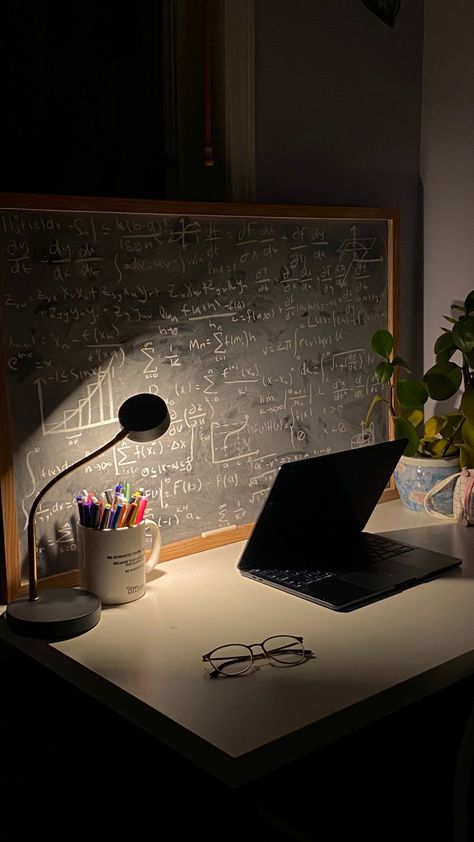 #study #aesthetic #calculus #university #school #inspo #chalkboard Studying Calculus Aesthetic, Study Aesthetic Engineering, Study Aesthetic Physics, Study Physics Aesthetic, Physics Study Aesthetic, Study Aesthetic Pictures, Home School Aesthetic, Math Study Aesthetic, Calculus Aesthetic