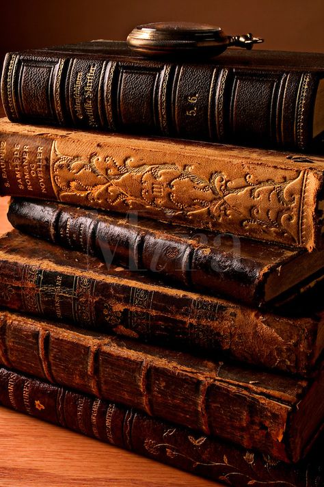 antique books | Stack of old antique books with pocket watch Books Stacked, Books Decor, Ancient Books, Books Art, World Of Books, Leather Books, Book Images, Book Nooks, Old Books