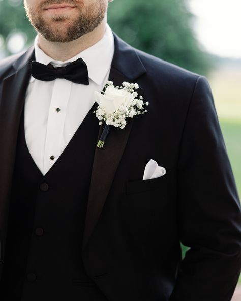 Groom post 📷 Groom Suit Bow Tie, Suit Bow Tie, December Wedding, Groom Suit, Wedding Elopement, Wedding Board, Wedding Groom, Bow Tie, Elopement