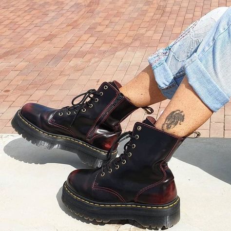 Jadon Boots Outfit, Dc Martens Outfit, Cherry Red Dr Martens, Red Dr Martens, Platform Doc Martens, Galaxy Converse, Military Style Boots, Doc Marten Boot, Jadon Boots