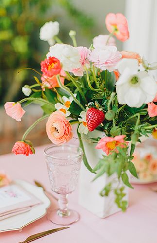 A Coral & Pink Strawberry Baby Shower - Inspired By This Sweet Baby Shower Ideas, Wedding Strawberries, Bebe Shower, Strawberry Shortcake Party, Garden Baby Showers, Strawberry Baby, Strawberry Decorations, Strawberry Party, Summer Baby Shower