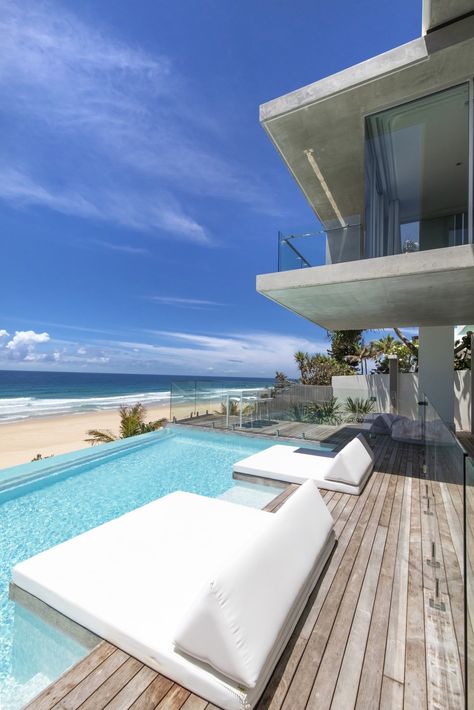 Luxury Queensland Beach House, Brisbane Custom Homes, Chris Clout Beach House Mansion, Beach Villa Design, Australia Beach House, Mansion On The Beach, Beach Mansions, Queensland Beach, Chris Clout, Beach House Luxury, Outdoor Party Ideas