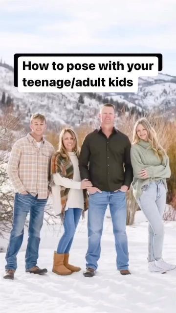 Adult Family Photography, Adult Family Poses, Family Posing Ideas, Adult Family Photos, Parkcity Utah, Big Family Photos, Christmas Poses, Winter Family Photos, Family Photoshoot Poses