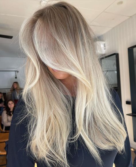 Blonde Lowlights, Perfect Blonde Hair, Bright Blonde Hair, Summer Blonde Hair, Blonde Hair Transformations, Light Blonde Hair, Blonde Hair Inspiration, Blonde Hair Shades, Balayage Hair Blonde