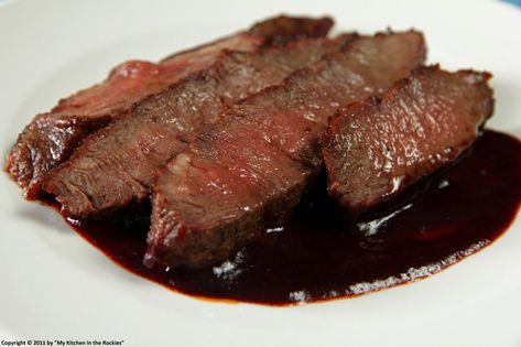 Steak Marinade Red Wine, Steak With Red Wine Sauce, Red Wine Vinegar Recipes, Steak With Red Wine, Cooking With Red Wine, Red Wine Reduction Sauce, Great British Food, Beef Marinade, Best Beef Recipes