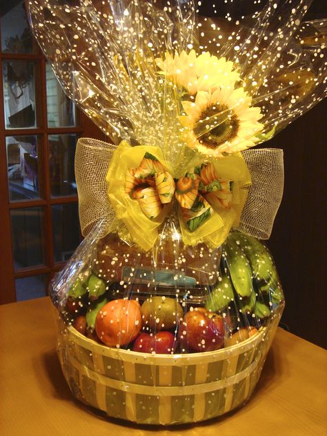 Lovely custom baskets from Exquisite Basket Expressions (Oahu, HI). Gift Basket Ideas With Flowers, Fruits Basket Decorations For Wedding, Wedding Fruit Basket Decoration, Fruits Basket Packing Ideas, Shagun Basket Decoration Ideas, Fruit Basket Ideas Gift For Wedding, Fruit Packing For Wedding, Diy Fruit Basket Gift, Fruit Basket Decoration For Wedding