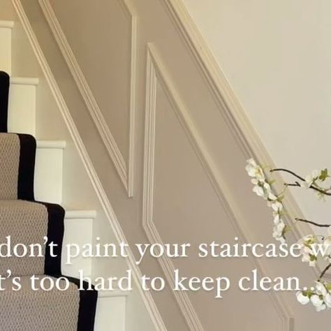 Painted Stairs Runner, Beige Painted Stairs, White Staircase With Runner, White Painted Stairs, Black And White Bannister, Painted Bannister, White Stairs With Runner, Painted Stairs With Runner, Stairs And Hallway Ideas