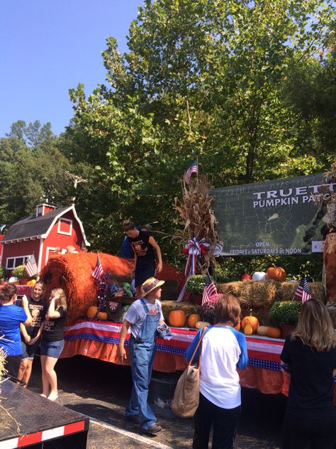 Pumpkin Patch Parade Float Fall Float Ideas For Parade, Halloween Parade Float Ideas, Halloween Parade Float, Fall Float, Homecoming Floats, Senior Homecoming, Halloween Parade, Parade Float, Fall Festival