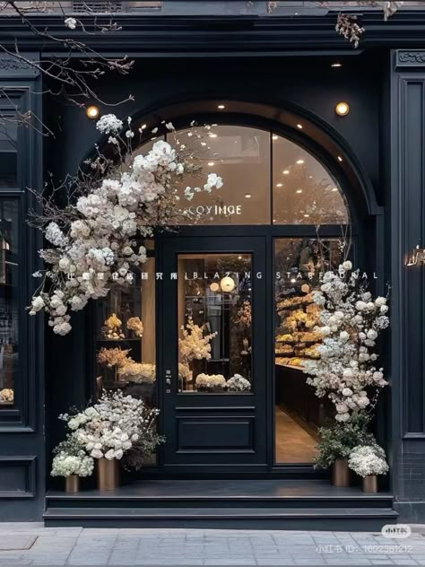 Storefront Decorating Ideas, Interior Flowers Decoration, Florist Shop Exterior Store Fronts, Flowers Shop Interior Design, Flower Shop Exterior Design, Flower Shop Entrance, Home Decor Store Display Shop Interiors, Flower Shop Window Displays, Flower Shop Exterior