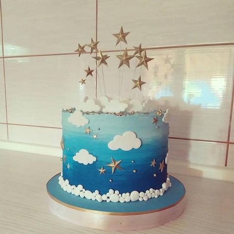 Sky Blue Birthday Decoration, Sky Cake Ideas, Sky Cake Design, Sky Blue Cakes, Sky Blue Cake Ideas, Sky Birthday Theme, Baby Blue Cake Birthday, Blue Theme Birthday Cake, Blue Birthday Cakes For Boys