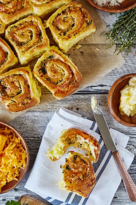 Recipe: Savoury Cheddar and Herb Breakfast Buns | savoury breakfast, breakfast buns, cinnamon bun alternatives, brunch party, weekend breakfast ideas, rolls, cheddar cheese, Parmesan cheese, brunch menu Savoury Buns, Butter Horns, Weekend Breakfast Ideas, Yolk Recipes, Breakfast Buns, Savoury Breakfast, Breakfast Cheese, Healthy Breakfast On The Go, Cheese Buns