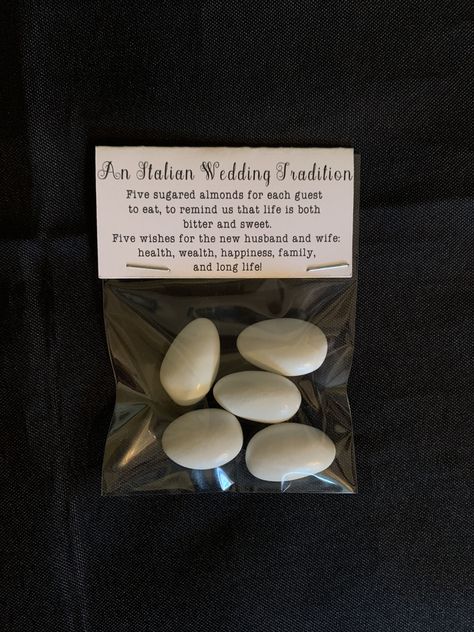 Italian Confetti Favors, Almond Wedding Favours, Italian Wedding Traditions, Coated Almonds, Wedding Favors Candy, Italian Wedding Favors, Italian Weddings, Jordan Almonds, Confetti Wedding