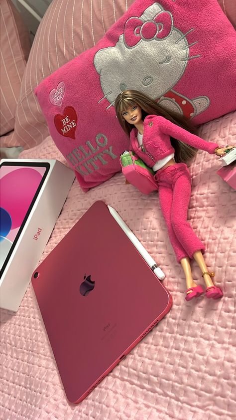 Girly Toys, Beautiful Winter Pictures, Original Barbie Doll, Pink Ipad, Barbie Room, Cute Bunny Cartoon, Pink Lifestyle, Minnie Mouse Pink, Cute Polymer Clay