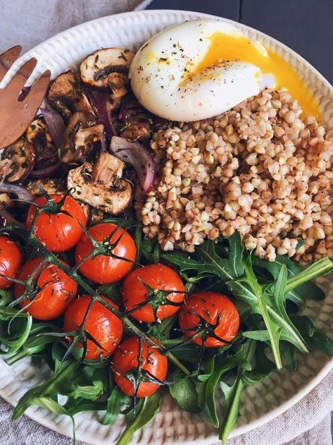 Power Bowls Lunch, Lunch Vegetarian, Porridge Bowl, Buckwheat Recipes, Plats Healthy, Power Bowl, Power Bowls, Healthy Bowls, Poke Bowl