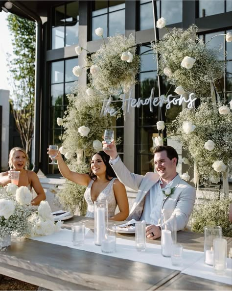 Wedding Table Centerpieces Elegant, Wedding Sweetheart Table Decor, Modern Wedding Theme, Elegant Wedding Themes, Black And White Wedding Theme, Sweetheart Table Wedding, White Wedding Theme, Dream Wedding Decorations, Wedding Venue Decorations