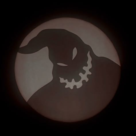 oogie boogie moon icon, disney, the nightmare before christmas, halloween, #disneyicons #halloween #thenightmarebeforechristmas Oogie Boogie Moon Tattoo, Vintage Nightmare Before Christmas, The Nightmare Before Christmas Boogeyman, Halloween Pfp Nightmare Before Christmas, Nightmare Before Christmas Profile Pic, Nightmare Before Christmas Toys In Movie, The Nightmare Before Christmas Widget, Oogie Boogie Quotes, Nightmare Before Christmas Widget Icons