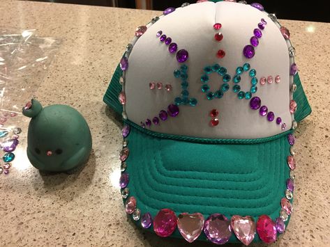 100 Days Hat Ideas, 100th Day Of School Hat Ideas, 100 Day Hat Ideas, 100 Days Of School Hat, Staff Shirts, 100th Day Of School Crafts, Lion Mask, School Dress, Kids Holiday