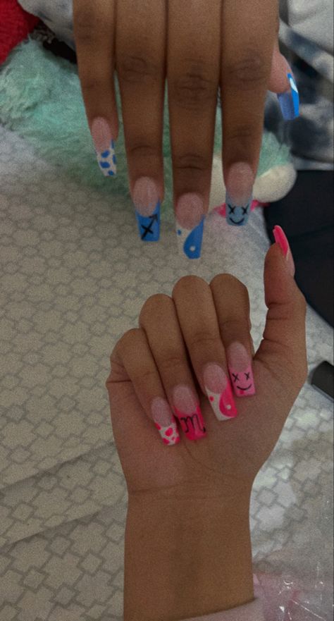 pink and blue tapered square nails Cute Nails For Best Friends, Nail Inspo For Best Friends, Bestie Nails Ideas Matching Baddie, Trio Nail Ideas, Duo Nail Ideas, Pink And Blue French Tips, Best Friend Nails Ideas Matching, Pink N Blue Nails, Blue And Pink Nails Acrylic