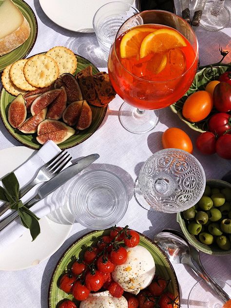 Long Italian lunching by Studio M. Italian Brunch Aesthetic, Italian Long Lunch, Italian Lunch Aesthetic, Italian Night Dinner Party Aesthetic, Fancy Italian Dinner Aesthetic, Italian Summer Lunch Aesthetic, Italian Culture Aesthetic Food, Italian Picnic, Seaside Dinner