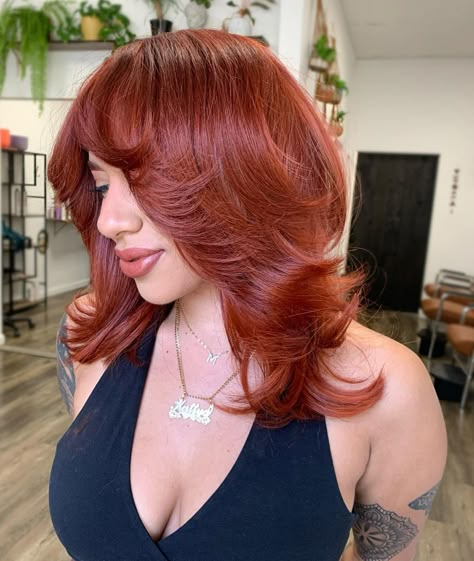 Oval Face Bangs, Wavy Layered Hair, Front Layers, Copper Red Hair, Bob Haircut Curly, Layered Curly Hair, Hair Adviser, Ginger Hair Color, Heat Styling