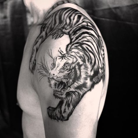 Black Tiger Tattoo, Tiger Tattoo Meaning, Tiger Tattoo Designs, Black Tattoo Ideas, Tattoo Catalog, Mens Haircuts Short Hair, Seshomaru Y Rin, Tiger Tattoo Design, Tattoo Outline Drawing