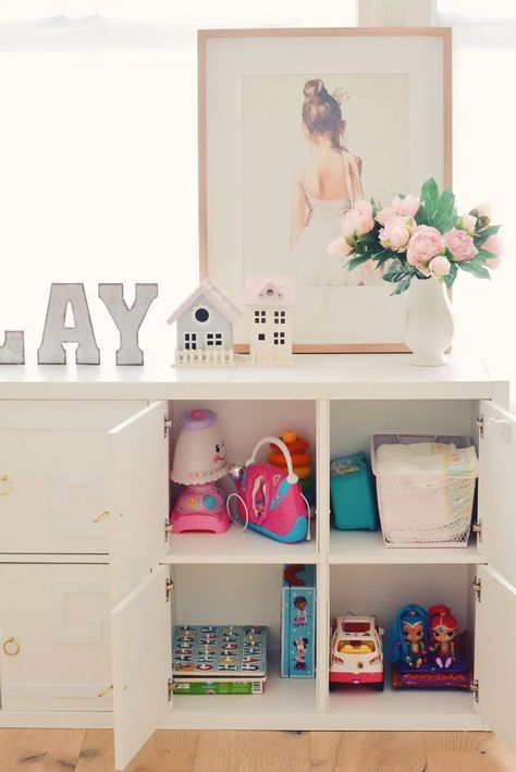 toy storage ikea kallax cube, how to organize toys and keep it out of sight Ikea Dinning Room, Dresser Storage Ideas, Ikea White Dresser, Kallax Unit, White Ikea Kitchen, Dinning Room Furniture, Toy Storage Units, Ikea Toy Storage, Ikea Playroom