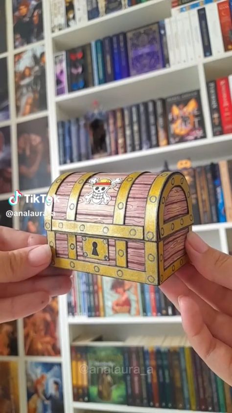 Diy One Piece Anime Gifts, One Piece Crafts Anime, Paper Anime Crafts, One Piece Diy Crafts, Diy Anime Gifts Ideas, One Piece Crafts, Diy Anime Gifts, One Piece Gift Ideas, Little Clay Things