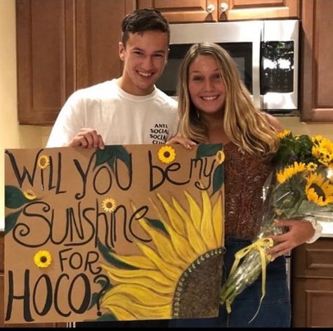 Epic Homecoming Proposals, Will You Be My Sunshine At Hoco, Hoco Proposals Ideas Sunflowers, Sunflower Promposal Ideas, Sunflower Homecoming Proposal, Sunflower Hoco Proposals, Sweetheart Proposals, Sunflower Promposal, Prom Signs