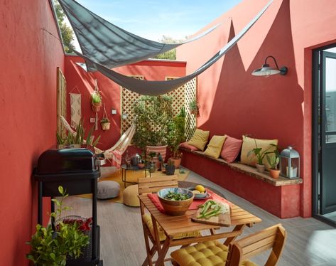 Colorful Backyard Ideas, Terracotta Patio, Patio Projects, Outdoor Deco, Backyard Porch, Patio Interior, Outdoor Decor Backyard, Backyard Makeover, Garden Cottage