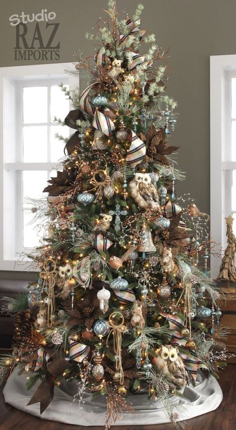 Woodland Christmas Tree, O Christmas Tree, Christmas Tree Inspiration, Tree Themes, Christmas Tree Decorating, Woodland Christmas, Oh Christmas Tree, Beautiful Christmas Trees, Rustic Christmas Tree