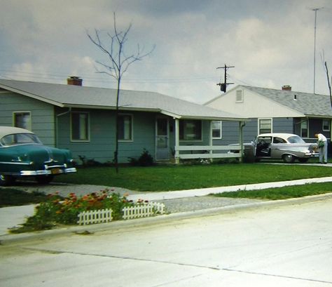 50s Suburbia Aesthetic, Suburbia Aesthetic, 1950s Suburbia, Retro Stove, Roger Wilkerson, Father Knows Best, Suburban House, Retro Housewife, Affordable Housing