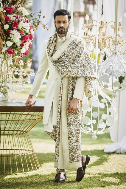 Latest Collection of Accessories by Varun Bahl Orang India, Indian Groom Dress, Varun Bahl, Shawl Outfit, Sherwani For Men Wedding, Wedding Kurta For Men, Groom Dress Men, Wedding Outfits For Groom, Indian Groom Wear