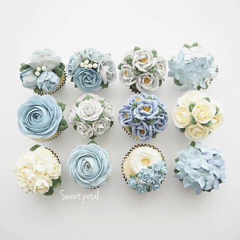 Blue Sage Wedding, Blue And White Cupcakes, Delicate Desserts, Flower Baby Shower Theme, Buttercream Flowers Cupcakes, Cupcakes Flores, Korean Cakes, Korean Buttercream Flower, Baby Shower Summer