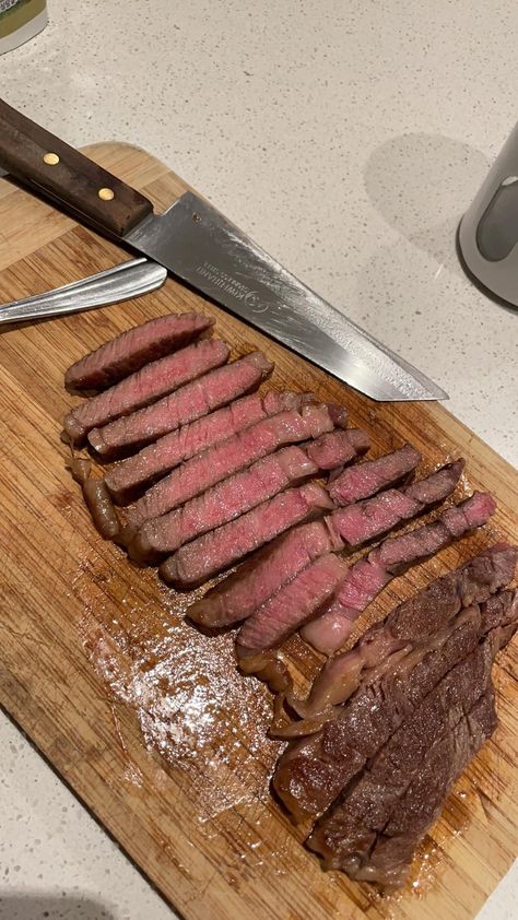 MSB9 Wagyu, How do you guys like it? The post MSB9 Wagyu, How do you guys like it? appeared first on Dining and Cooking. Greek Gyros, Rib Eye, Medium Rare, Idee Pasto Sano, Food Is Fuel, Snap Food, Food Snapchat, Food Obsession, Fake Story