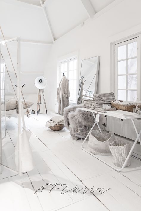 BYPIAS LAREN STORE - HOME COLLECTION AREA on Behance White Floors, White Living, White Rooms, White Room, White Furniture, Scandinavian Home, Shabby Chic Style, Shop Interior, White Decor