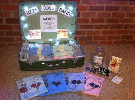 Band Merch Ideas, Merch Display, Diy Merch, Suitcase Display, Marketing Merchandise, Merchandise Display, Merchandise Ideas, Band Ideas, Seed Kit