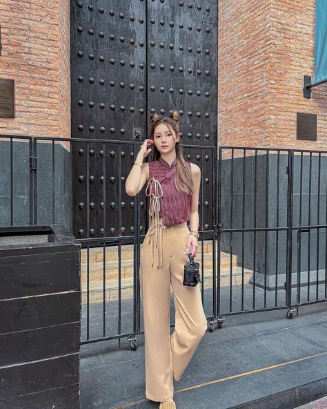 Thai Fashion Street, Street Outfits Women, Cny Outfit, Thai Outfits, Vietnam Clothes, Thai Fashion, Street Outfits, Bts Inspired Outfits, Casual College Outfits