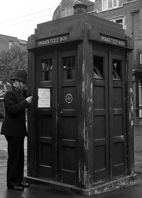 Metropolitan Police Box. Hammersmith, London, 1948. Little do they know, it's really the TARDIS. Metropolitan Police, Police Box, Phone Booth, Wibbly Wobbly Timey Wimey Stuff, Matt Smith, Police Station, Old London, Time Lords, Timey Wimey Stuff