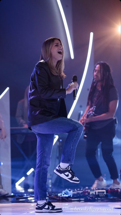 Worship Leading Outfits, Brooke Ligertwood Outfits, Praise And Worship Outfits, Youth Leader Outfit, Worship Leader Outfit Women, Worship Singing, Hillsong Conference, Sunday Morning Outfit, Worship Leader Outfit