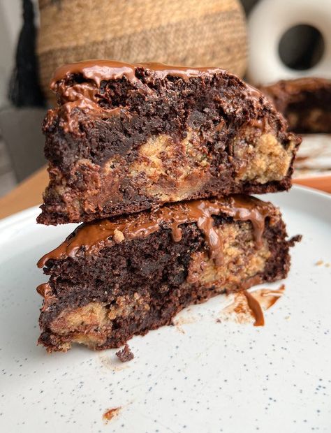 Unbelievably Vegan Chocolate Cookie Dough Cake - Upbeet & Kaleing It Vegan Cookie Dough Cake, Chickpea Dessert, Chocolate Cake Vegan, Vegan Cookie Cake, Healthy Bakes, Dessert Vegan, Natural Desserts, Vegan Chocolate Cookies, Cookie Dough Cake