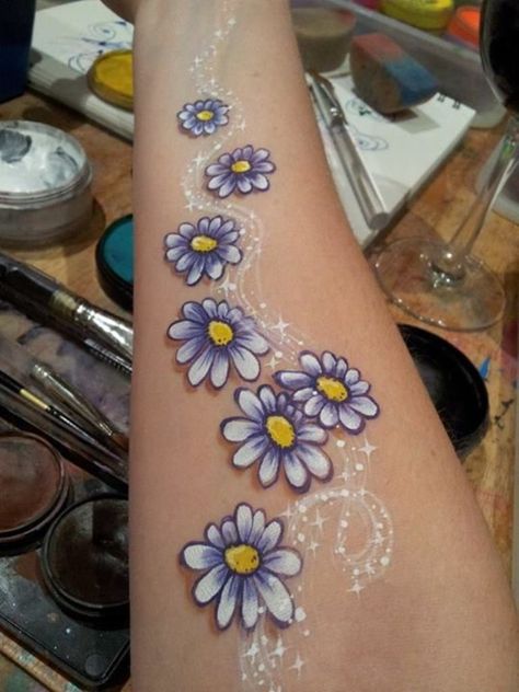 32-delicate-daisy-tattoo Daisy Chain Tattoo, Daisy Tattoo Designs, Daisy Flower Tattoos, Chain Tattoo, Daisy Tattoo, Vine Tattoos, Geniale Tattoos, Leg Tattoo, Tattoo Designs And Meanings