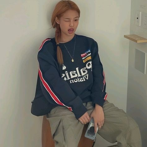 Hair Icon, Lazy Outfits, Jennie Lisa, Orange Hair, Blackpink Fashion, Fashion Books, Blackpink Jennie, Daily Outfits, South Korean Girls