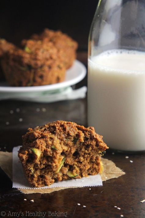 Clean-Eating Zucchini Bread Bran Muffins -- one simple trick makes these the moistest bran muffins ever! They practically taste like cupcakes for breakfast! Zucchini Bran Muffins, Bran Bread, Healthy Bakes, Beach Recipes, Easy Healthy Snack, Greek Yogurt Muffins, Bran Muffin Recipes, Breakfast Bread Recipes, Oatmeal Bread