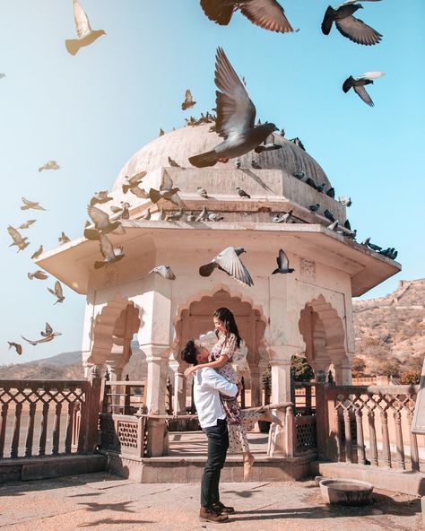 BEVERLY VILLE: INCREDIBLE INDIA Lovely Cupple, Udaipur Photography, Amber Fort, Wedding Photoshoot Props, Pre Wedding Shoot Ideas, Pre Wedding Photoshoot Outdoor, Pre Wedding Poses, Couple Photoshoot Poses, Prewedding Photography