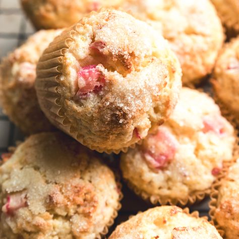 Rhubarb Muffins With Sour Cream, Cooked Rhubarb, Muffins With Sour Cream, Rhubarb Curd, Rhubarb Galette, Rhubarb Chutney, Rhubarb Muffins, Moist Muffins, Muffin Streusel