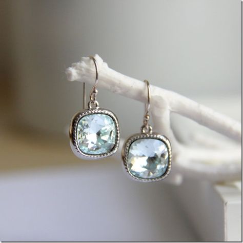 Aquamarine Earrings, Aquamarine Jewelry, I Love Jewelry, Crystal Gifts, Blue Earrings, Up Girl, Bling Bling, Earring Gifts, Gemstone Earrings