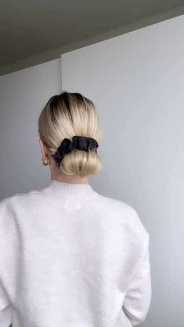 Scrunchy Bun, Low Bun Hairstyles Tutorial, Scrunchies Hairstyles, Bun Hack, Chignon Bun, Hairstyles Tutorial, Evening Hairstyles, Low Bun Hairstyles, Short Hair Bun