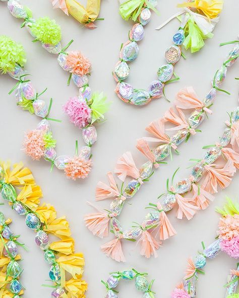 Candy Lei Diy, Graduation Candy Lei, Candy Leis, Recital Gifts, Graduation Leis Diy, Candy Lei, Ballet Recital, Tissue Paper Tassel, Hula Hooping